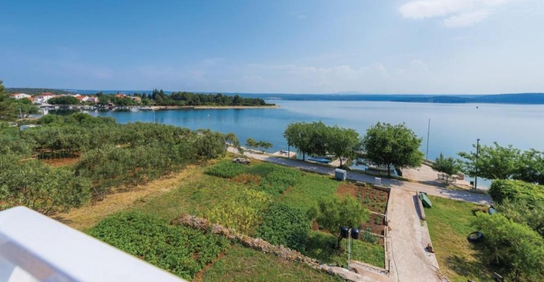 Apartment Petra Raslina Dış mekan fotoğraf