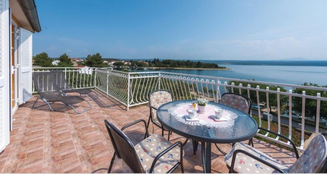Apartment Petra Raslina Dış mekan fotoğraf